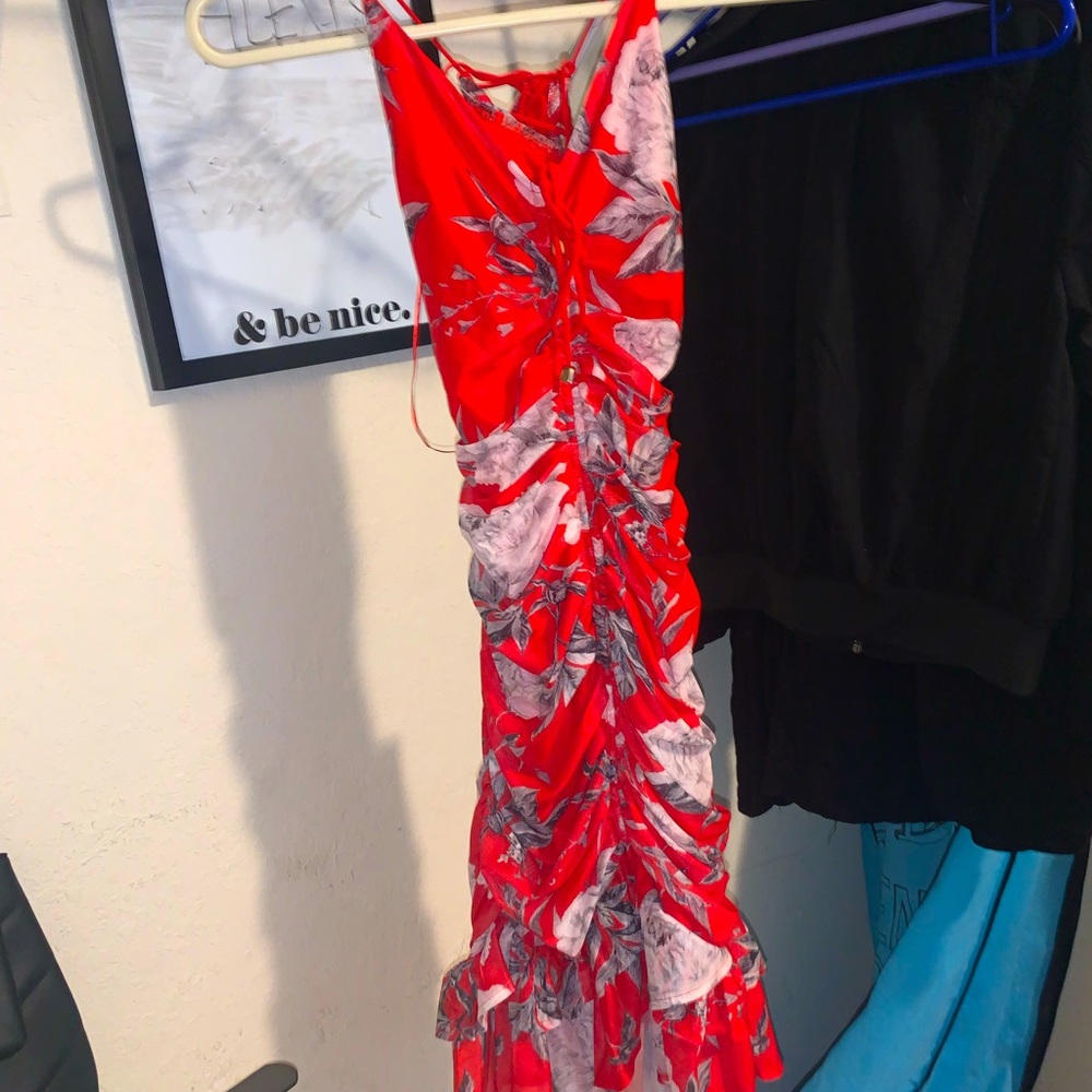 Cute tight flow dress!